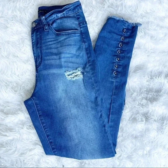 KanCan Distress Skinny Jeans Studded Ankle Detail
Size 5 / 26 Denim - Picture 2 of 6